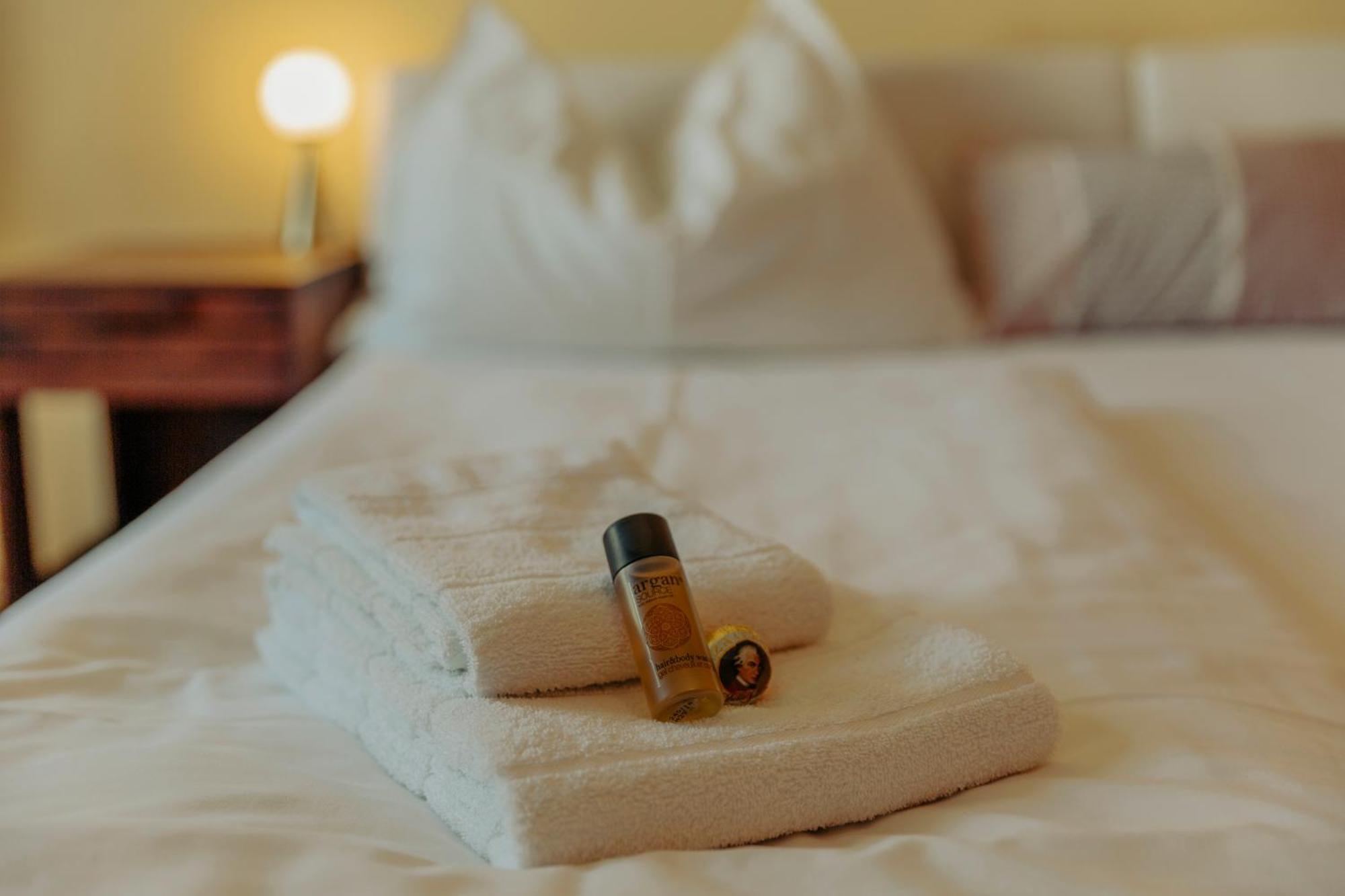 Arte Vida Boutique Guesthouse Salzburg Bagian luar foto