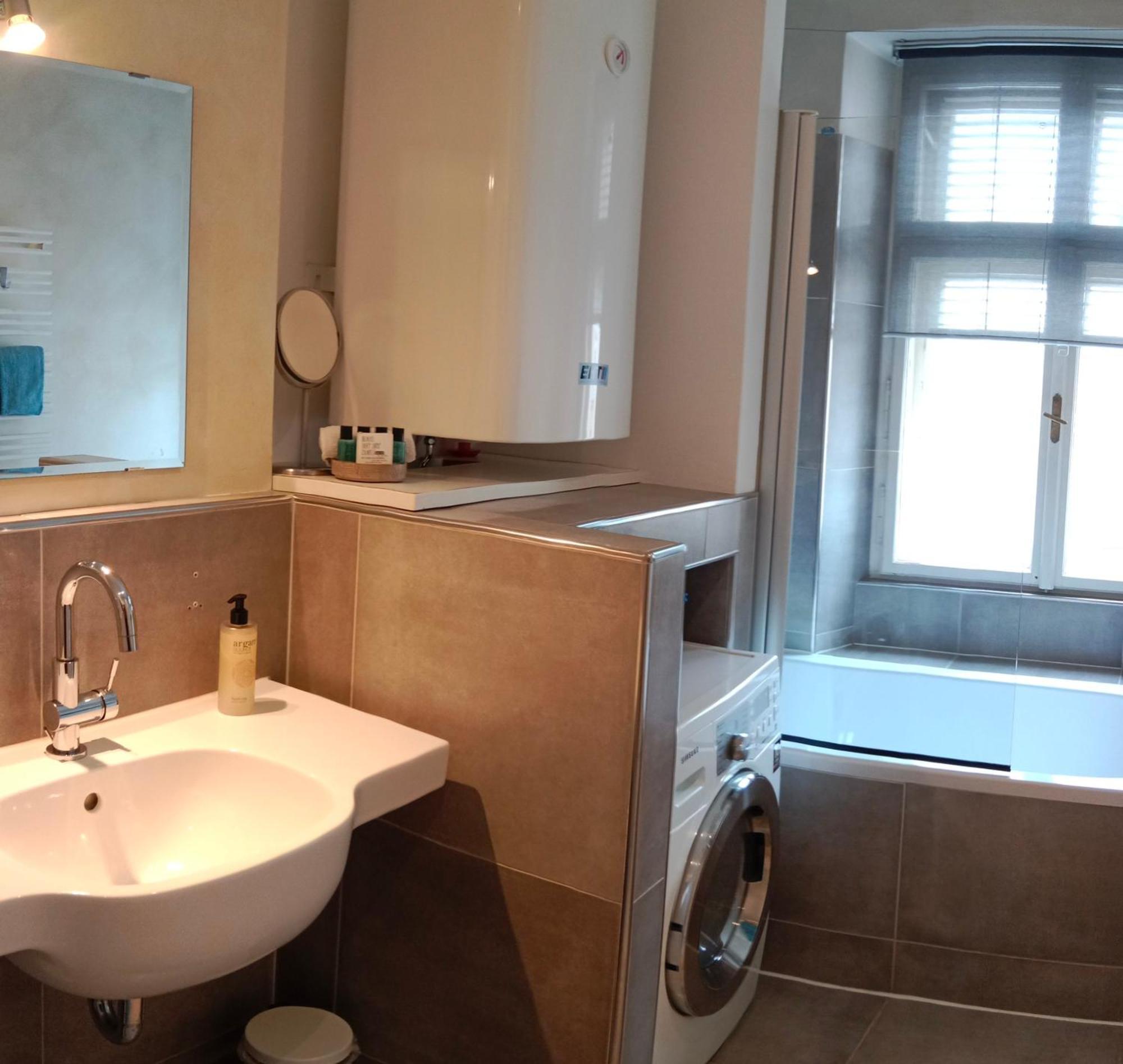 Arte Vida Boutique Guesthouse Salzburg Ruang foto
